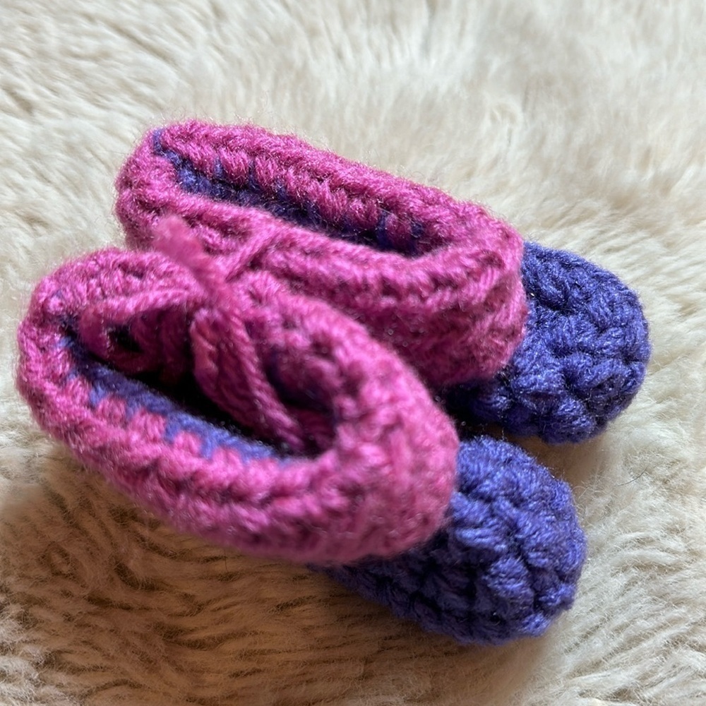 Purple and pink slippers, baby girl crocheted